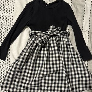 Girl long sleeve dress size 6